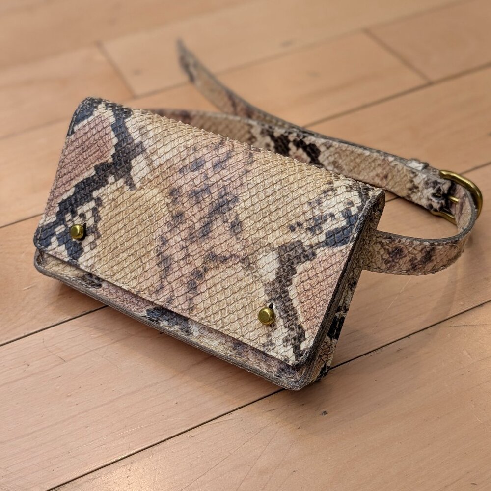 BOGO ✨ Madewell Snakeskin Belt Bag 100% Cow Leather